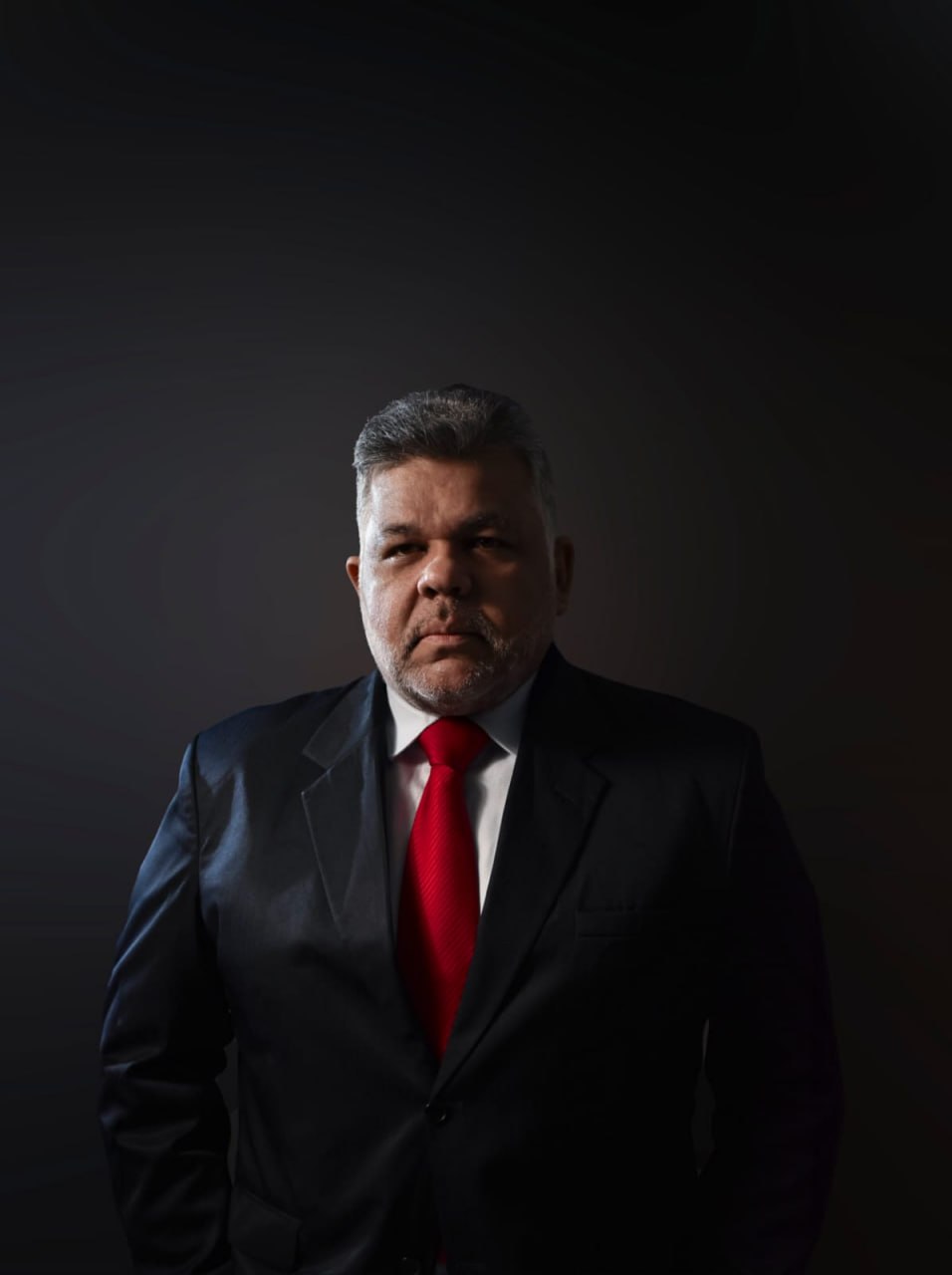 Dr. Walmir Lúcio — Advogado responsável pelo escritório